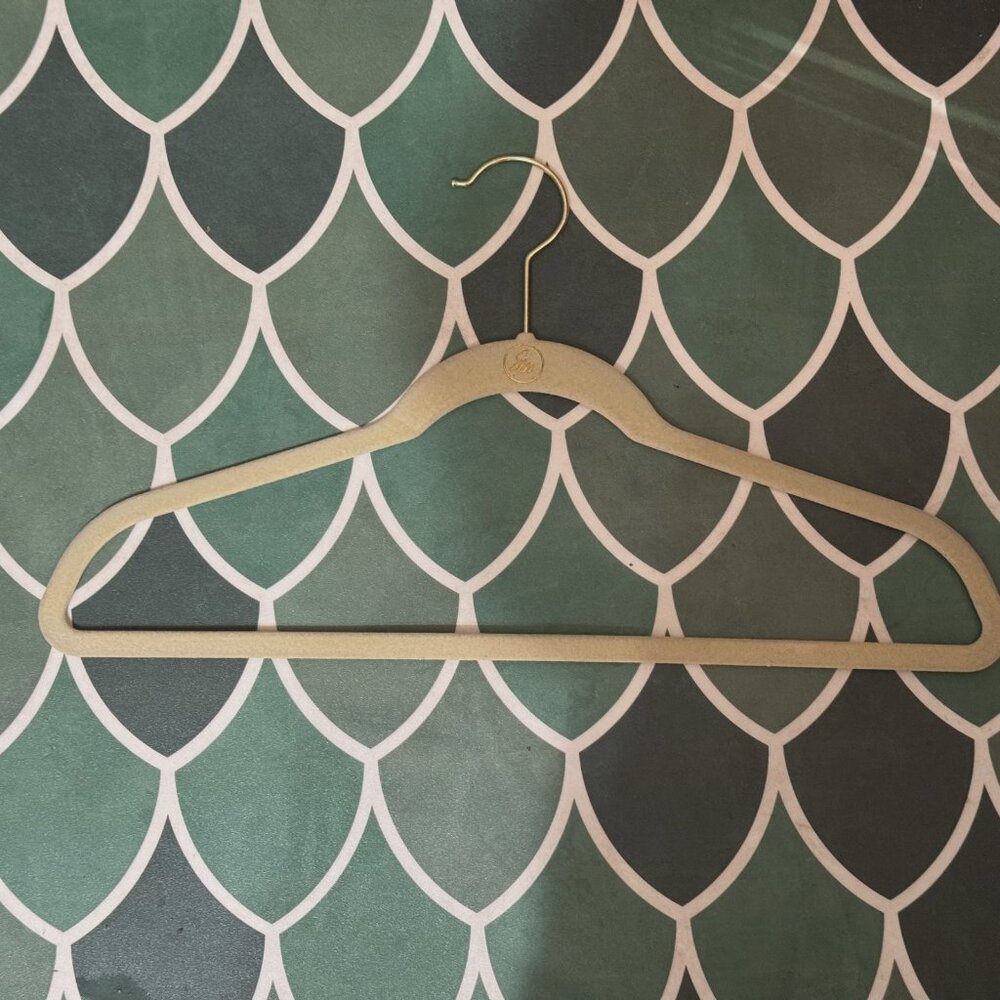 Huggable Hangers Joy Mangano Suit Hanger, Ivory Velvet Flocking, Cnt #5
